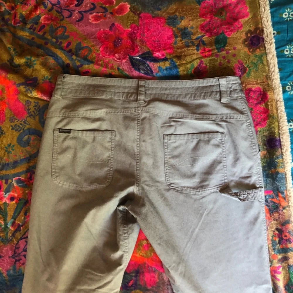 Columbia utility pants, fold up to capris - Picture 4 of 15